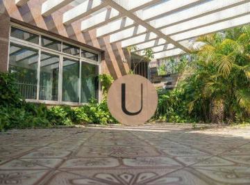 Fachada em garnito, pergolado e esquadria em alumínio · SOBRADO COM 4 DORM., 2 SUÍTES, COZINHA, ÁREA GOURMET, PISCINA, QUINTAL, 4 VAGAS. 263 m² - NO CENTRO 