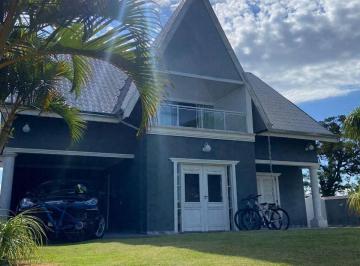 3a142b054bde4adb29126e9785bbde3b1332d9e8 · Sobrado Alto Padrão com 6 dormitórios à venda, 220 m² por R$ 1.550.000 - Ninho Verde II - Pardinho/S