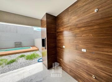 25053663_4.jpg · Casa com piscina, 3 quartos, faixa mar