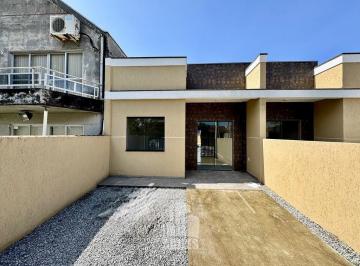 Casa · 92m² · 3 Quartos · 2 Vagas · Casa com piscina, 270mts do mar, Santa Terezinha