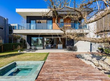 Casa · 1388000m² · 4 Quartos · Casa à venda - em Eldorado do Sul