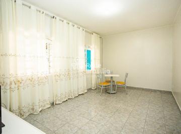 Casa · 237m² · 6 Quartos · 2 Vagas · Sobrado na QN 7