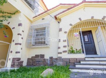 2a414e55 · Casa, 3 dormitórios, 220 m², em Petrópolis