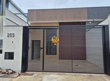 Foto 01 · Imperdível oportunidade de adquirir casa de 3 quartos com suíte no bairro Piracangaguá, Taubaté-SP!