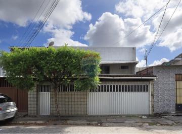 Casa · 322m² · 6 Quartos · Oportunidade no Cordeiro: Casa com 322m², 6 Quartos e 4 Vagas!