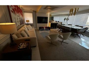 Apartamento · 250m² · 3 Quartos · 2 Vagas · Vendo Apartamento / 250 m² / 3 quartos / 3 Suítes / 2 closets /  5 Banheiros - Casa Forte -  Recife.