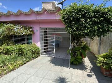 Casa · 172m² · 5 Quartos · 2 Vagas · Vendo Casa 417m² com piscina - Bairro do Engenho do Meio - R$800.000