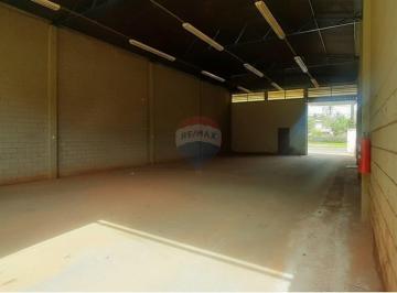 Comercial · 272m² · 4 Vagas · Galpão para Locação na Avenida José Paulino – Paulínia/SP
