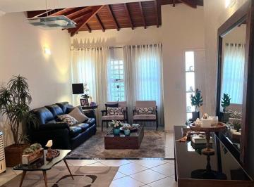 Casa de 3 quartos, Valinhos · Casa com 3 quartos à venda em Vivenda das Quaresmeiras