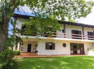 f43d00974a51fe4a2c4500781d283cdba3263411 · Casa com 4 dormitórios à venda, 669 m² por R$ 3.063.400,00 - Chácara Malota - Jundiaí/SP
