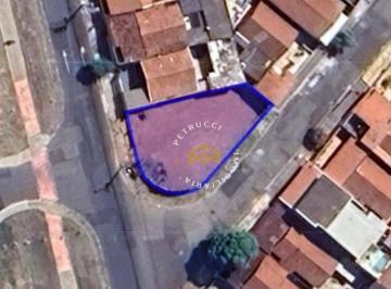 201b74620d71b03068f00614bf2d0b9880c74da2 · TERRENO DE ESQUINA, COM 415,17 M² DE ÁREA TOTAL, COM POTENCIAL RESIDENCIAL / COMERCIAL.
