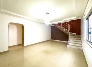 Casa de 5 quartos, Taguatinga · QSE 10 - CASA ESPAÇOSA – 300m² | 5 quartos | 850m do Metrô