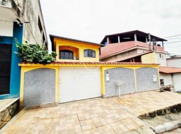 Casa · 191m² · 4 Quartos · 2 Vagas · Espetacular casa Alto Padrão em Moquetá- Nova Iguaçu!