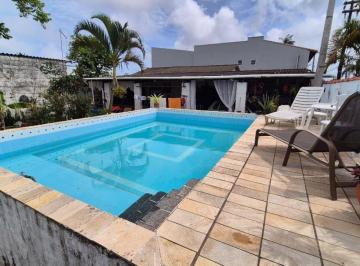 Casa de 1 quarto, Itanhaém · Casa com piscina e área gourmet em Itanhaém - R$ 220.000,00.