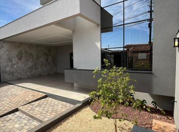 Casa de 3 quartos, Rio Verde · Casa Agreste Alto Padrão à Venda | 3 Suítes, Closet, Piscina Aquecida e Energia Solar.