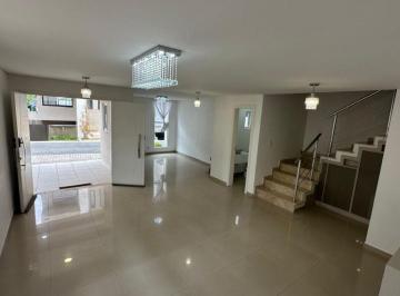 Casa de 3 quartos, Curitiba · CASA EM CONDOMINIO COM 4 QUARTOS, 2 SUÍTES, 3 VAGAS NO CAMPO COMPRIDO