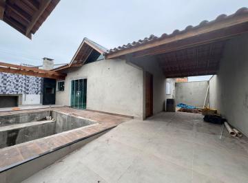 Casa de 2 quartos, Peruíbe · Casa com 2 quartos e piscina em Peruíbe - R$ 465.000,00.