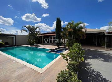 Casa · 800m² · 2 Quartos · 5 Vagas · Residencial Paraíso Gama (Atrás do Detran): Refúgio de 800M² com Lazer de Cinema!