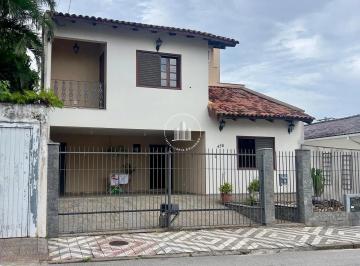 Casa · 230m² · 4 Quartos · 2 Vagas · Casa 4 Quartos com 1 Suíte e 230m² - Balneário