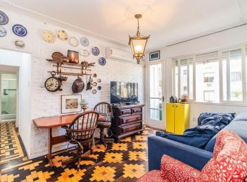 Apartamento · 76m² · 2 Quartos · Apartamento 2 dormitórios amplos com sacada