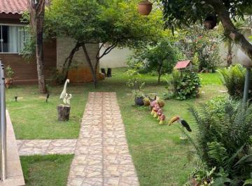 Casa de 5 quartos, Guará · Casa com 806 m² e 5 quartos à venda em Guara I, Guará park