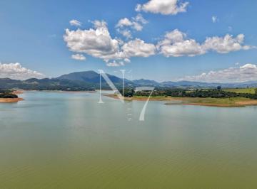Casa · 750m² · 6 Quartos · 10 Vagas · Casa a beira da represa com piscina e area de lazer completa.