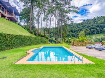 Casa · 634m² · 4 Quartos · 3 Vagas · Casa com 4 quartos em Itaipava, Petrópolis