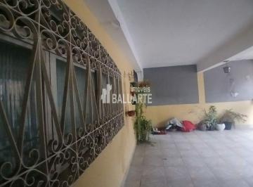 Casa · 195m² · 3 Quartos · 2 Vagas · Cidade Dutra: Sobrado com 195 m² com 3 dormitórios sendo 1 suíte, 2 vagas.