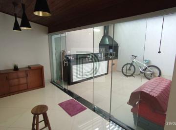 Casa · 80m² · 2 Quartos · 2 Vagas · Casa em condomínio na Granja Viana | Área gourmet com teto retrátil | 2 vagas