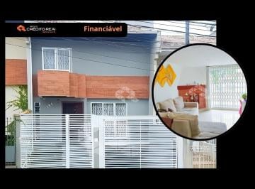 Casa · 170m² · 3 Quartos · 2 Vagas · Sobrado à Venda no Tingui, Curitiba - 3 Quartos, 4 Banheiros, Lareira e Churrasqueira.
