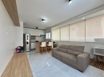 Apartamento · 75m² · 2 Quartos · Dois dormitórios mobiliado e vaga demarcada. Quadra praia.