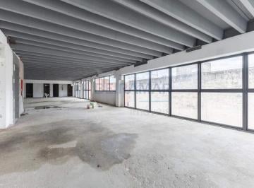 Comercial · 300m² · OPORTUNIDADE EM TAGUATINGA – LOJA COMERCIAL EM VÃO LIVRE NA AV. COMERCIAL