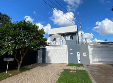 Casa · 190m² · 2 Quartos · 4 Vagas · Sobrado amplo, moderno e muito bem localizado, ideal para quem busca conforto, segurança e praticida