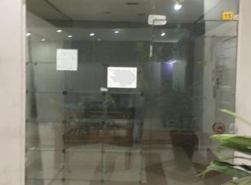 c9ce70a8-e4d9-4f80-a8a3-736e6d3f76551772461690156.jpg · Sala para locação, Centro, Pindamonhangaba, SP