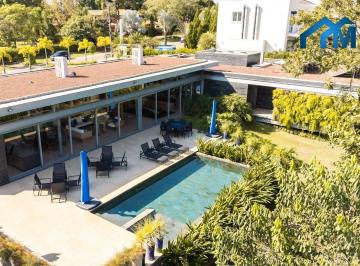 b34afff1b809f00d5cd18279830b6f932c82e558 · Espetacular Casa Térrea no Terras de São José I | 5 Suítes | 710m² | 2.025m² Terreno | Projeto Sala 