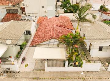 Casa · 101m² · 3 Quartos · 2 Vagas · Casa com 3 Quartos e 2 banheiros à Venda por R$ 480.000