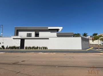 Casa · 155m² · 3 Quartos · 5 Vagas · Casa de 3 suítes no Residencial Canadá em Goiânia