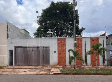 Casa · 100m² · 1 Quarto · 4 Vagas · Casa com 1 suíte e 1 dormitório à venda, TIRADENTES, CAMPO GRANDE - MS