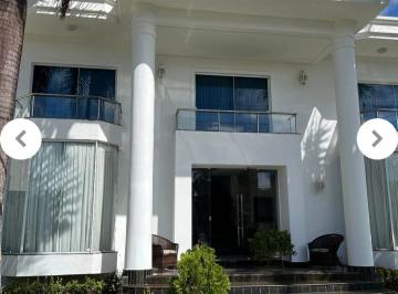 Casa de 8 quartos, Salvador · Casa triplex a venda no condomínio Alphaville residencial Itapua, 8/4 700m2