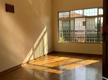 Casa · 226m² · 3 Quartos · 4 Vagas · Casa à Venda com 226m², 3 dormitórios, 1 suíte, 1 sala e 4 vagas!!!