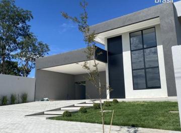 Casa de 3 quartos, Caldas Novas · Encantadora Casa à venda em Caldas Novas no condomínio Marinas DI Caldas 3/4