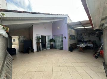 Casa de 4 quartos, Itanhaém · Casa na praia com 4 quartos e piscina em Itanhaém.