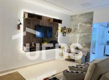 Casa · 83m² · 4 Quartos · 2 Vagas · BELÍSSIMA CASA COM 82m², DOIS BANHEIROS, QUATRO QUARTOS, JARDIM DE INVERNO POR APENAS 330 MIL, NO CO