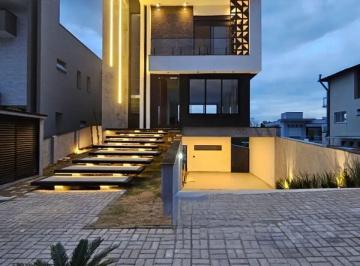 Casa · 300m² · 4 Quartos · 4 Vagas · Aruã Brisas 1 - Sobrado de Alto Padrão no Cond. Aruã Brisas | 3 Suítes e Piscina com Borda Infinita
