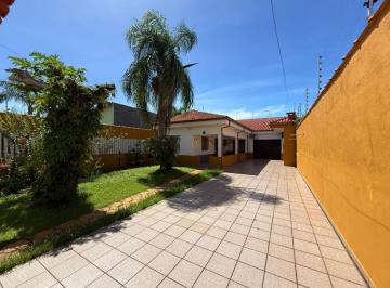 Casa de 2 quartos, Itanhaém · Casa na praia com 2 quartos e área gourmet em Itanhaém.