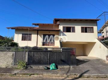 Casa · 450m² · 3 Quartos · CASA COM 1 SUÍTE + 2 QUARTOS, VILA LENZI