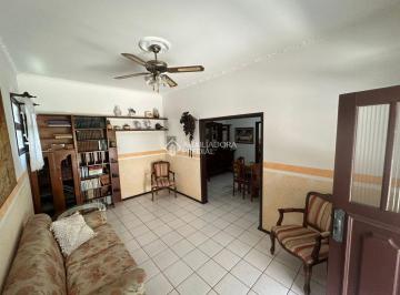 Casa · 130m² · 2 Quartos · 5 Vagas · Casa versátil na Praia Comprida: suíte + 2 edículas completas