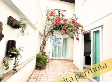 hcvfok2ogrimtrmmjbintu5_md · Casa 04 Dormitórios em Moema com Quintal Gourmet com edícula