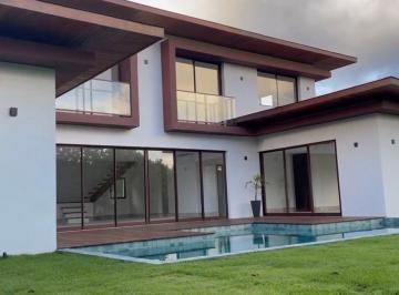 Casa · 408m² · 6 Quartos · 3 Vagas · CASA 6 SUÍTES À VENDA NO COND. PRAIA DO CASTELO | PRAIA DO FORTE/BA.