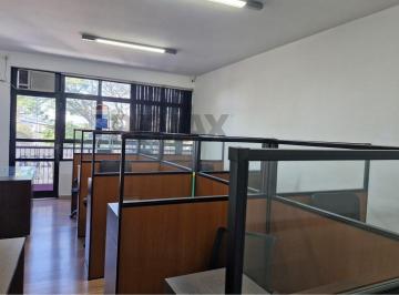 Comercial · 42m² · 2 Vagas · Sobreloja para locação, 42 m², na rua Francisco Glicério em Valinhos.